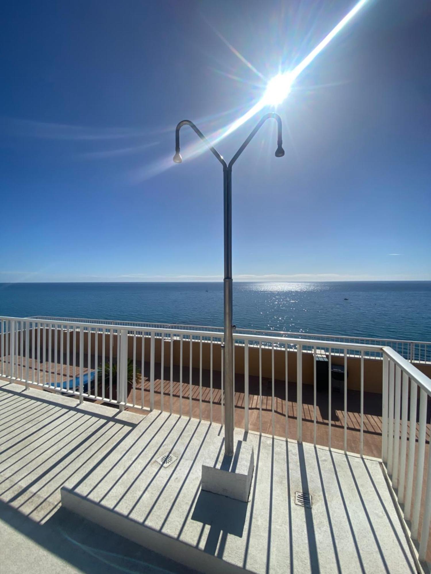 Marbella Beachfront Edificio Mayoral Primera Linea De Playa Y Centro Ciudad Con Barco Opcional Bagian luar foto