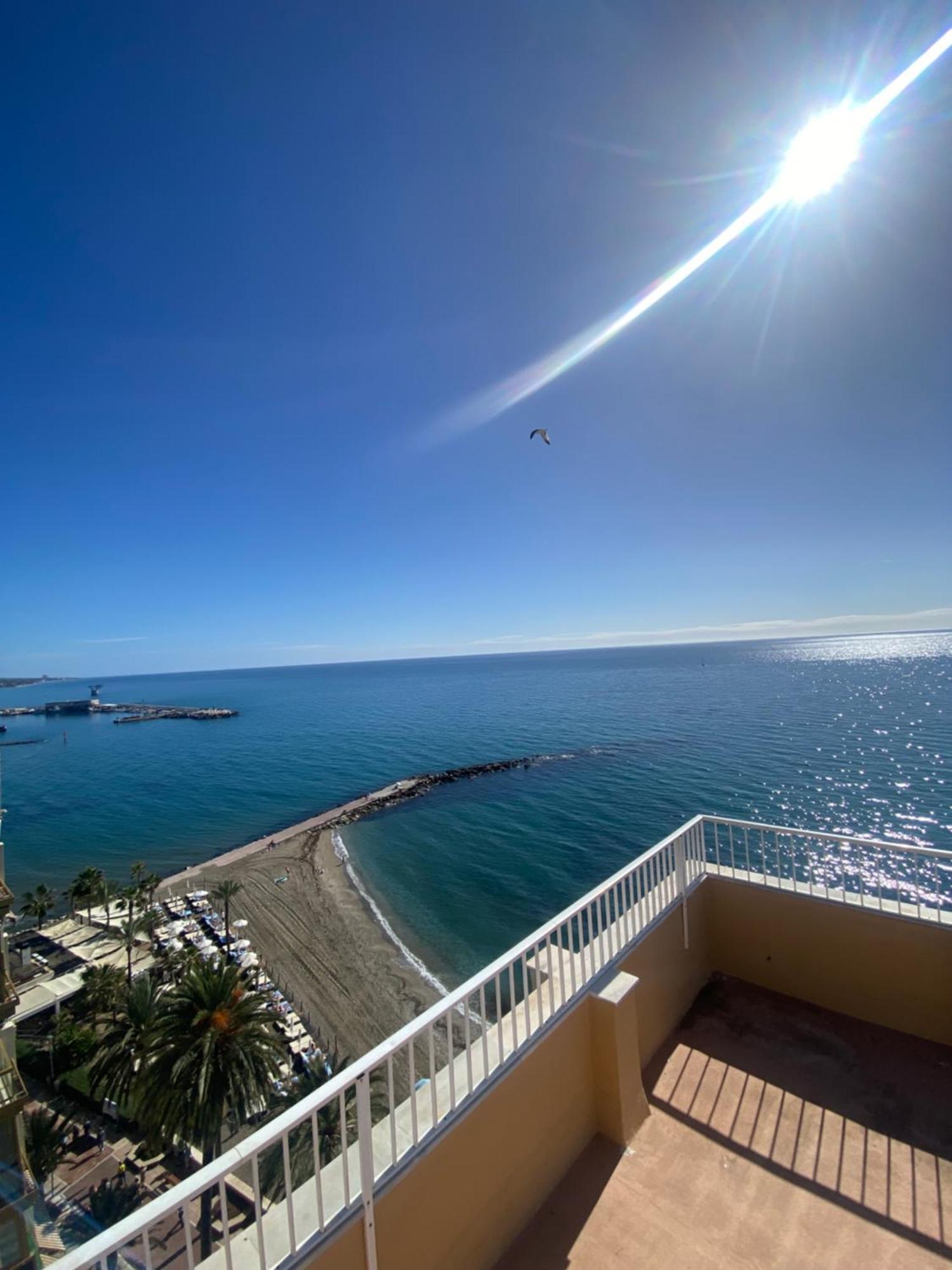 Marbella Beachfront Edificio Mayoral Primera Linea De Playa Y Centro Ciudad Con Barco Opcional Bagian luar foto