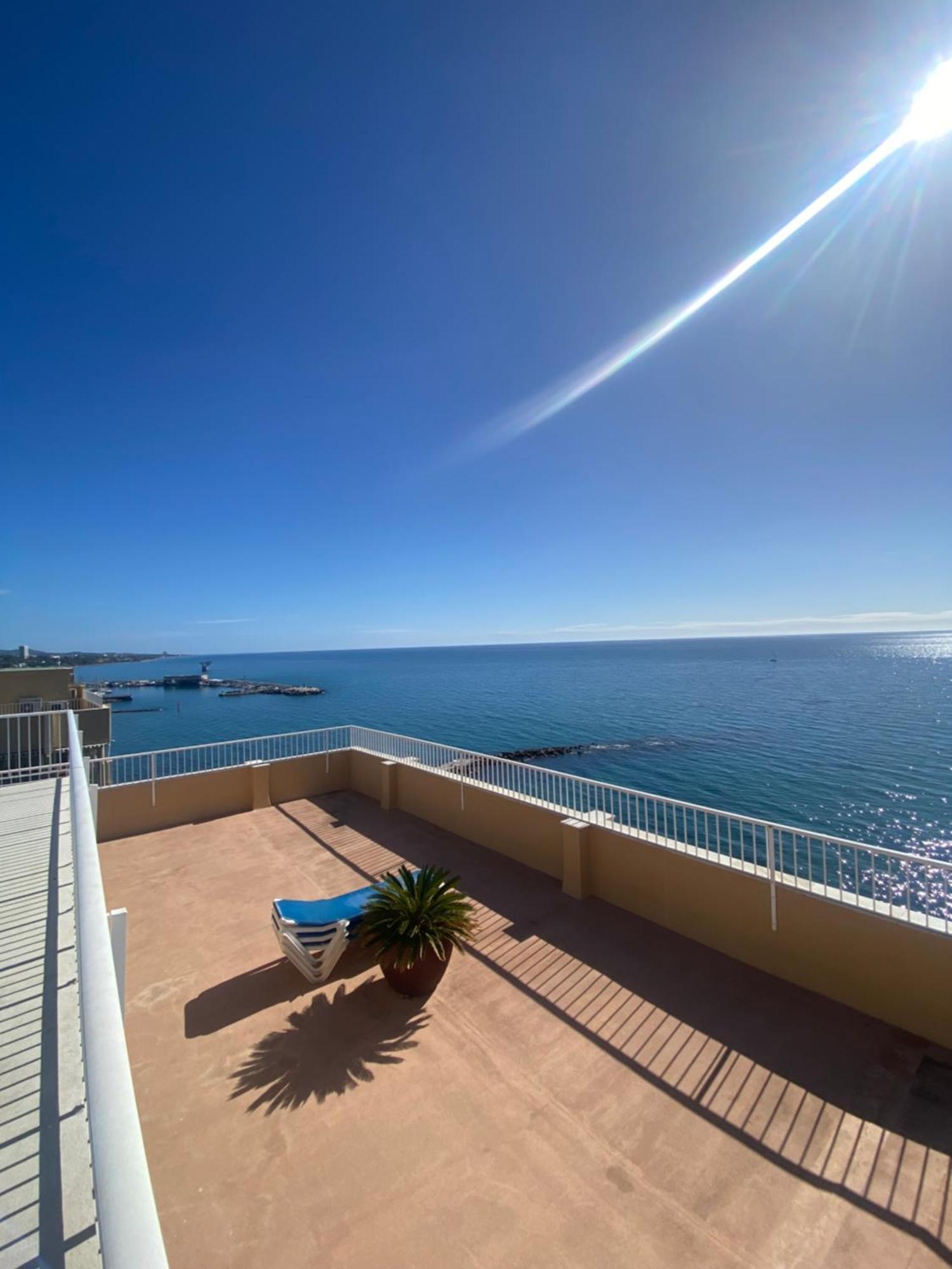 Marbella Beachfront Edificio Mayoral Primera Linea De Playa Y Centro Ciudad Con Barco Opcional Bagian luar foto
